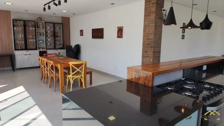 Imagem Casa Térrea à Venda em Condomínio com 4 Quartos e Piscina em Jundiaí/SP