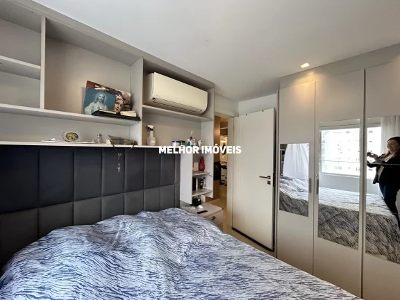 Imagem Apartamento á venda com 02 dormitórios em condomínio frente mar no centro de Balneário Camboriú.