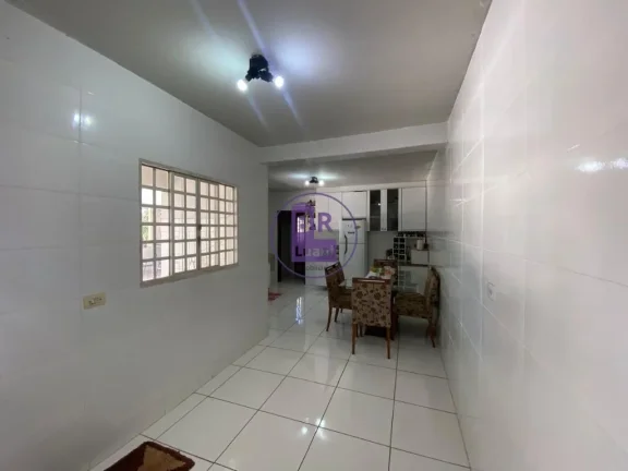Imagem Casa á venda em Cambezinho