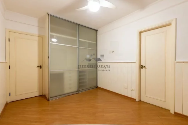 Imagem Apartamento à venda em Higienópolis com 4 suítes e 4 vagas em 213m2