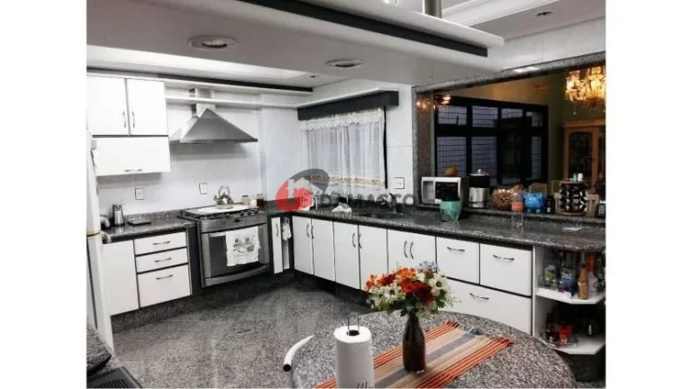 Imagem Sobrado à venda 3 Quartos, 3 Suites, 6 Vagas, 600M², Cerâmica, São Caetano do Sul - SP