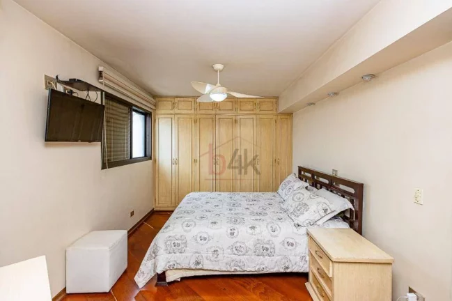 Imagem Cobertura no Brooklin: 278m² com Piscina Privativa e Quadra de Tênis