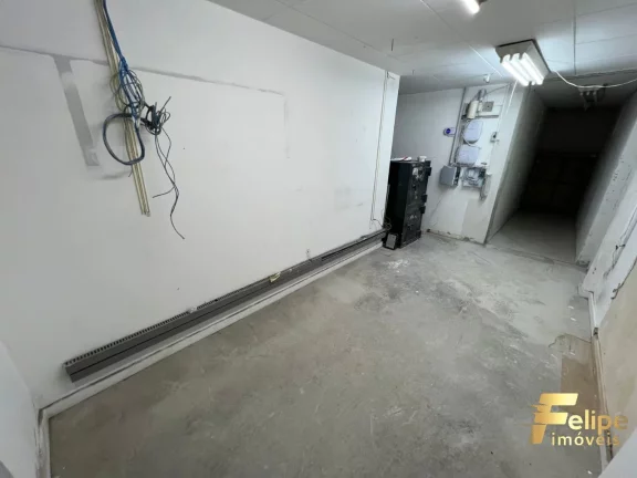 Imagem ACEITA PROPOSTAS - OPORTUNIDADE ÚNICA PARA INVESTIR NO SEU NEGÓCIO - LOJA COM 600M² TOTALMENTE CLIMATIZADA na RETA DA PENHA - VITÓRIA!