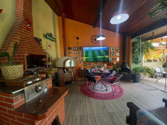 Imagem Casa em Condomínio para Venda em Teresópolis / RJ no bairro Vargem Grande