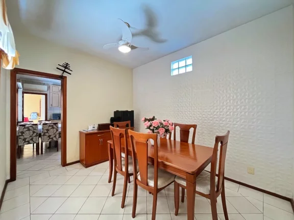 Imagem Casa à venda em Porto Alegre, Santana, com 3 quartos, 210m2