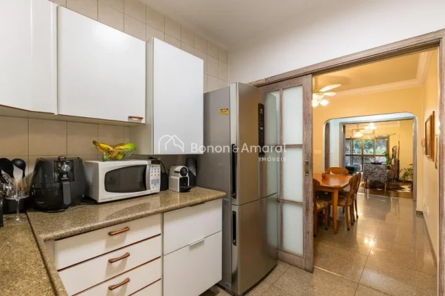 Imagem Situado no coração do Cambuí, um dos bairros mais desejados de Campinas, este apartamento oferece...