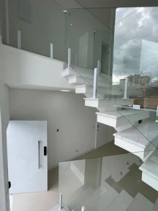 Imagem Casa Sobrado, 3 dormitórios ( 3 suítes), 4 vagas, Vila Branca, Jacareí.