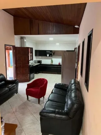 Imagem Chácara em Condomínio de Luxo em Boituva-SP, Bairro Nova Rheata: 3 Quartos, 1 Suíte, 2 Salas, 3 Banheiros, 5 Vagas, 250m²!