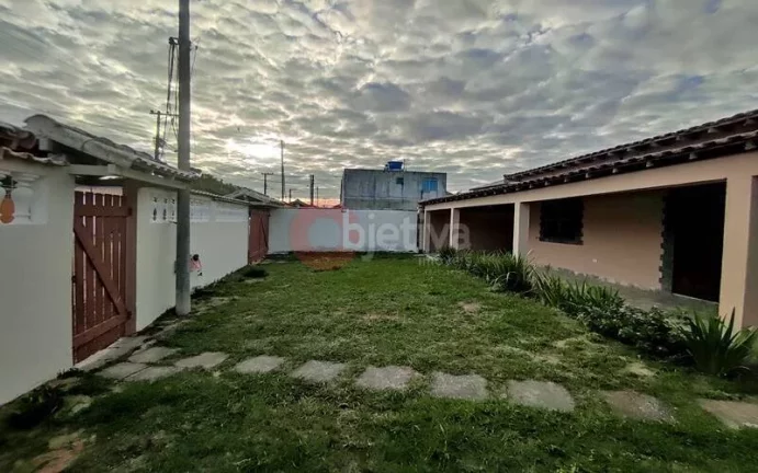 Imagem Casa Independente a venda de 4 quartos - Vila do Pero - Cabo Frio