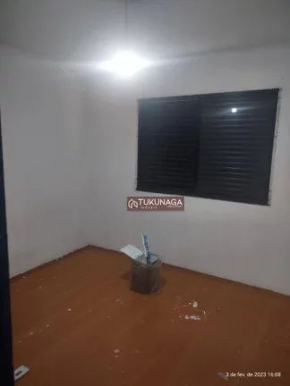 Imagem Aconchegante Apartamento com sacada, carpete de madeira nos 2 dormitórios e na sala, à venda, 65 m² por R$ 390.000 - Vila Rosália - Guarulhos/SP