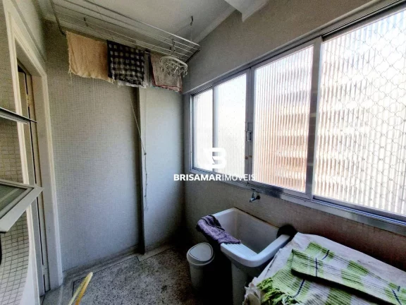 Imagem PITANGUEIRAS- LOCAL NOBRE , AMPLO APARTAMENTO , SACADA , GARAGEM NO PRÉDIO.