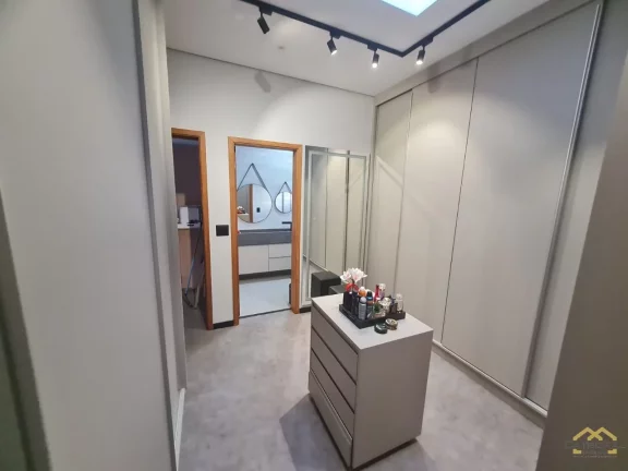 Imagem Casa Alto Padrão com 3 suítes e Piscina - Condomínio Brisas Jundiaí