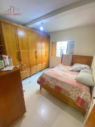 Imagem Casa de Rua para Renda - 500 m² - 3 Vagas