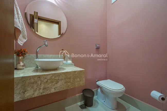 Imagem Encantador sobrado em um dos condomÃ­nios mais desejados da regiÃ£o.
Com 3 dormitÃ³rios, sendo 1 suÃ...
