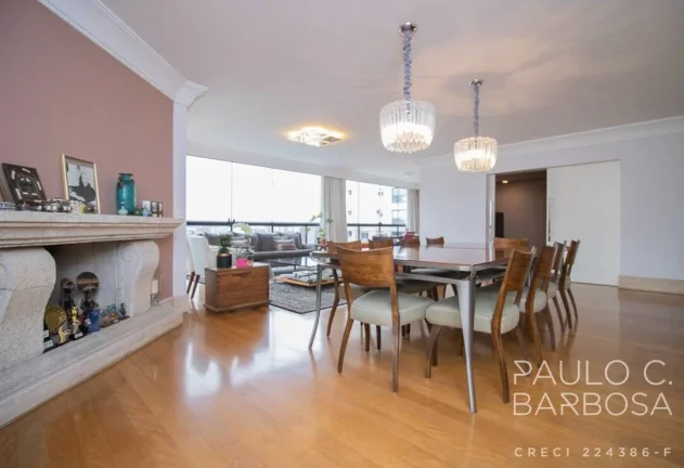 Imagem Apartamento amplo com 3 suítes, living com janelões - 4 vagas - 247m²