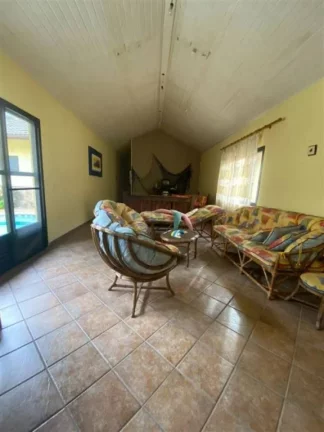 Imagem CASA COM 180 m² - -