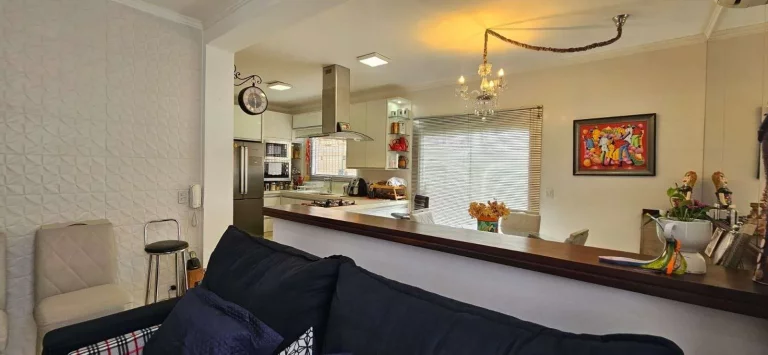 Imagem Casa à Venda, 280m2, 3 Dormitórios(01 Suíte), 3 Vagas , Areias, São José/SC