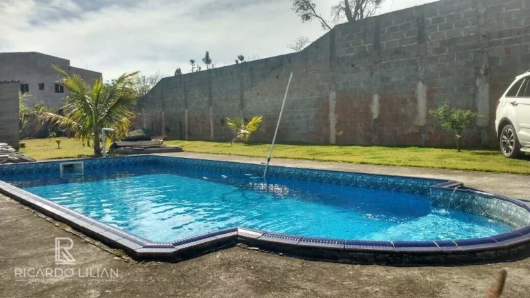 Imagem "Espaçoso Sobrado de 3 Dormitórios com Piscina e Pomar em Belvedere, Atibaia: Uma Oportunidade Imperdível!"