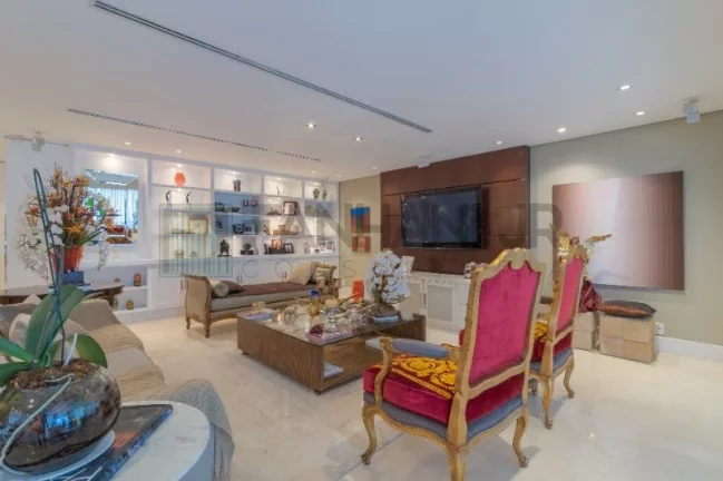 Imagem Venha morar no incrível Jardim Paulista! Oferecemos um apartamento dos sonhos, com 198m² de puro conforto e elegância. Com 3 suítes e 4 vagas, esse im