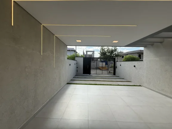 Imagem Casa à Venda, com 4 Vagas e Salão de Lazer