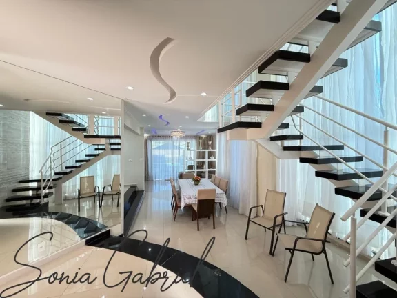 Imagem Casa em Condomínio em Vinhedo-SP: 4 Quartos, 2 Suítes, 3 Salas, 4 Banheiros, 4 Vagas - Imperdível! Imagem Casa em Condomínio em Vinhedo-SP: 4 Quartos, 2 Suítes, 3 Salas, 4 Banheiros, 4 Vagas - Imperdível!