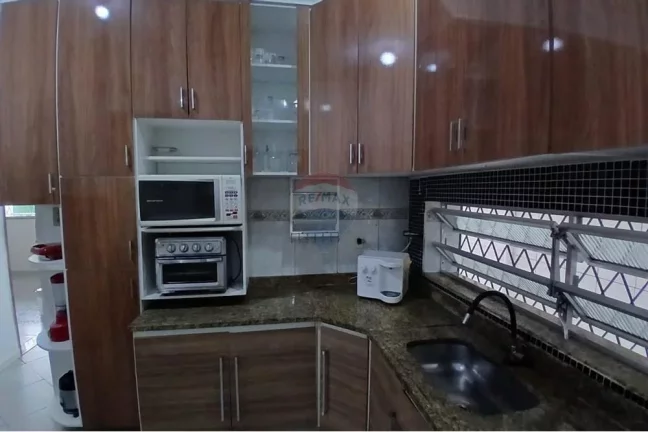 Imagem casa à venda com 2 quartos, 243 m² em Cascadura, Rio de Janeiro.