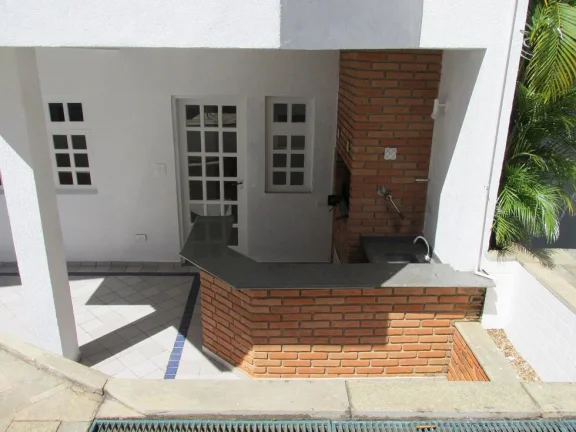 Imagem Casa no Res. Alpha 11 - 330m²