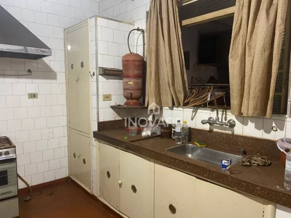 Imagem Casa com 3 dormitórios para alugar, 540 m² por R$ 3.000,00/mês - Setor Central - Itumbiara/GO