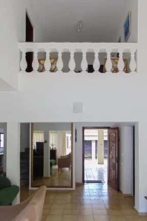 Imagem Praia do Guaiúba - Casa com 04 dormitórios - Piscina e churrasqueira - Vaga para 06 automóveis.