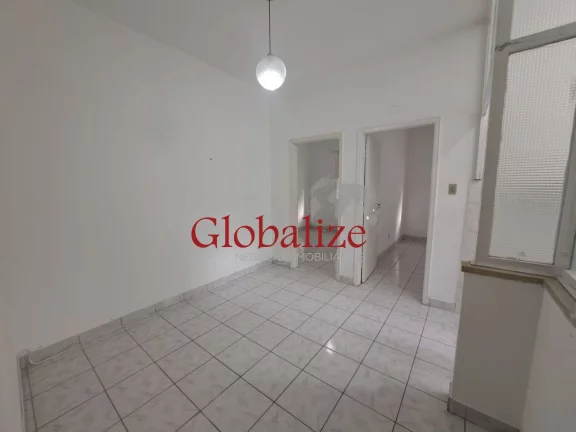 Imagem Apartamento à venda com 55m², 2 quartos, elevador, vaga, 1 quadra da praia por R$427.000,00 no Boqueirão em Santos