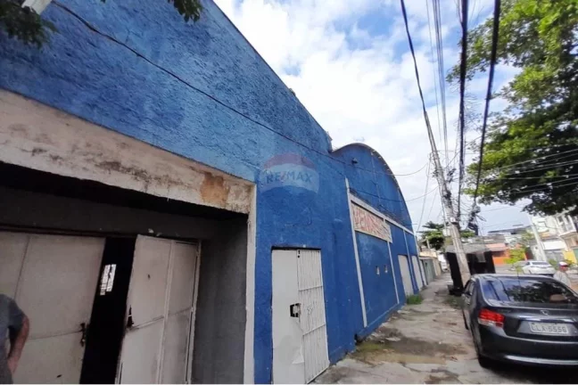 Imagem Galpão com 987 m² no bairro de Quintino no Rio de Janeiro