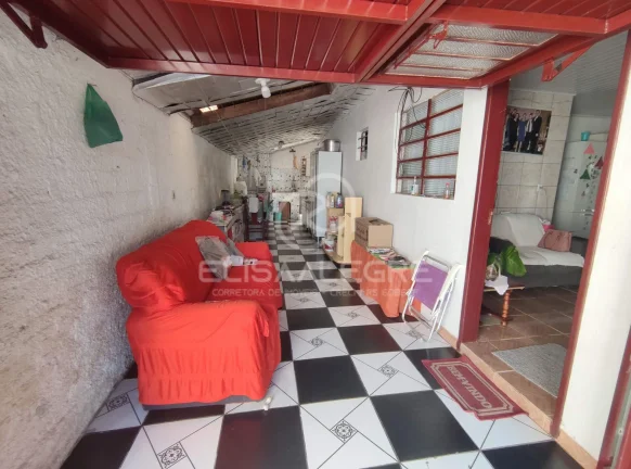 Imagem Casa de esquina, Três Marias, Esteio