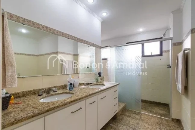 Imagem Apartamento com 3 Quartos à venda na Vila Itapura em Campinas - SP.

Lindo e amplo imóvel à venda...