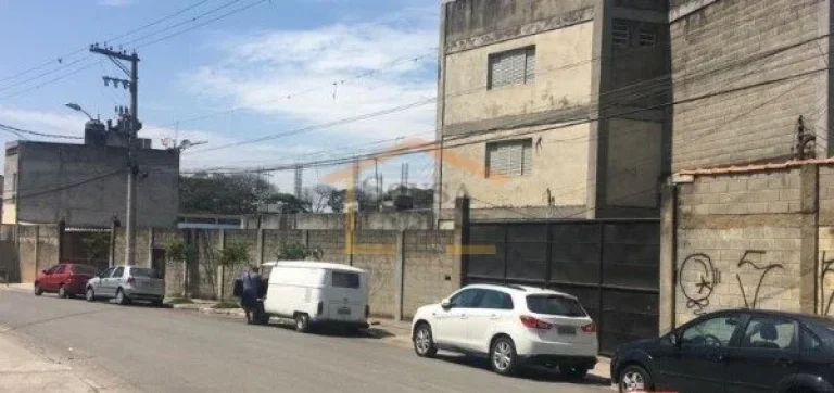 Terreno com galpão, área edificada de 1.493m² e área de terreno +/- de 2.200m², escriturado 2.0...