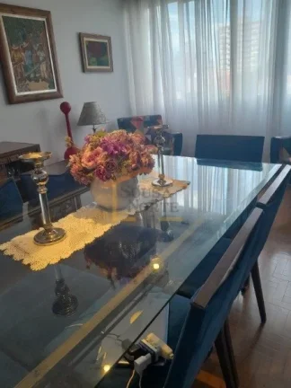 Imagem Apartamento com 95m² de área útil, com piso de madeira que traz aconchego para as salas e seus 3 ...