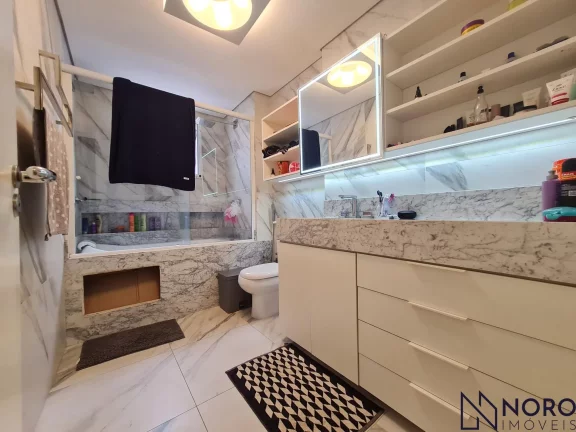 Imagem Apartamento Espaçoso com 3 Suítes e 2 Vagas no Centro de Santa Maria