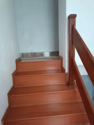 Imagem Sobrado à Venda em Santo André-SP, Bairro Casa Branca: 3 Quartos, 1 Suíte, 2 Banheiros, 2 Vagas e 120m² de Área