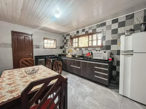 Imagem Casa em Condomínio para Venda em Teresópolis / RJ no bairro Colônia Alpina