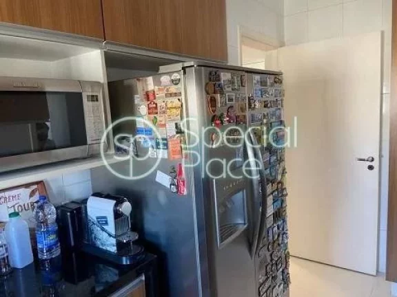 Imagem Apartamento com 244 m² com 04 suítes e 04 vagas de garagem, sala com 03 ambientes, lavabo, closet,...