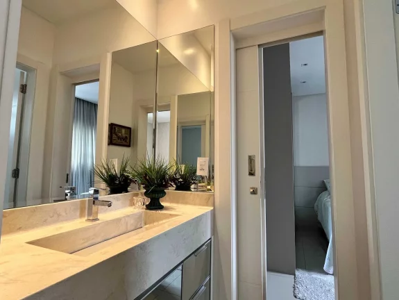Imagem Apartamento alto padrão de 4 dormitórios proximo a Av. Central em BC