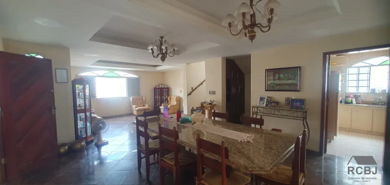 CASA COMERCIAL em ESMERALDAS - MG, CENTRO