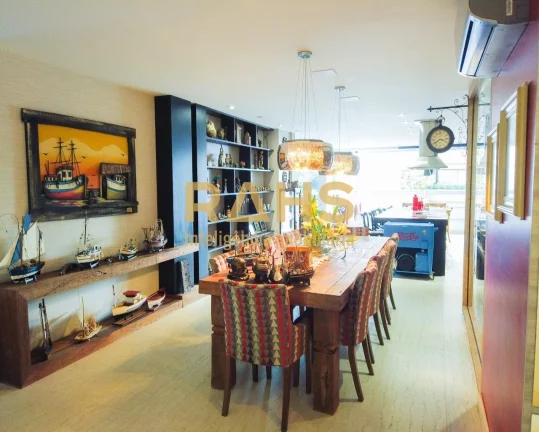 Imagem Completo em todos os detalhes, contemplada com um edifício de formas ousadas e modernas. Localizado...