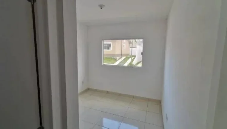 Imagem  CASA C/54M2 - 2 QUARTOS - 3 VAGAS DE GARAGEM - INOÃ - MARICÁ - RJ  Valor de avaliação R$ 240.000,00 LEILÃO ÚNICO 12/01/2026 - VALOR INICIAL DE VENDA: R$ 182.400,00