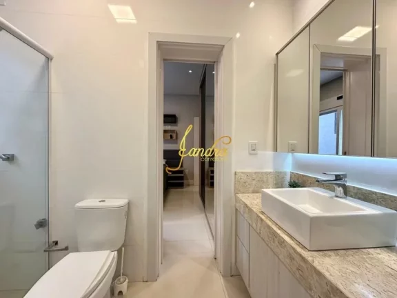 Imagem Excelente Casa no Condomínio Capão Ilhas! Estilo Contemporânea, mobiliada e decorada, composta por 03 suítes