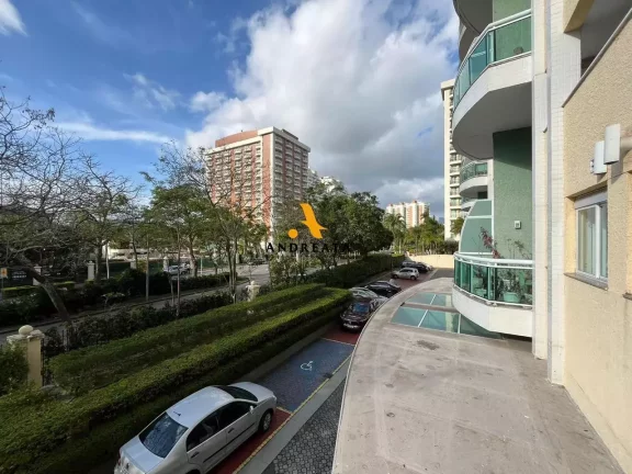 Imagem Mundo Novo - Barra da Tijuca - Praça Antonio Callado - Vendo ótimo apartamento duplex com 90m² - andar baixo com uma suite R$900.000,00