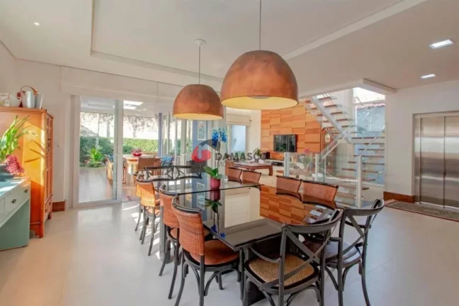 Imagem Sobrado à venda 4 Quartos, 4 Suites, 6 Vagas, 550M², Jardim São Caetano, São Caetano do Sul - SP