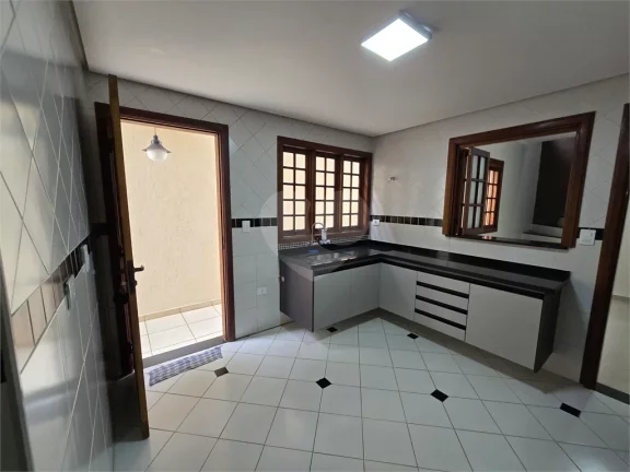Imagem Casa à venda com 3 quartos, sendo 1 suíte, em Vila São Francisco, São Paulo - SP