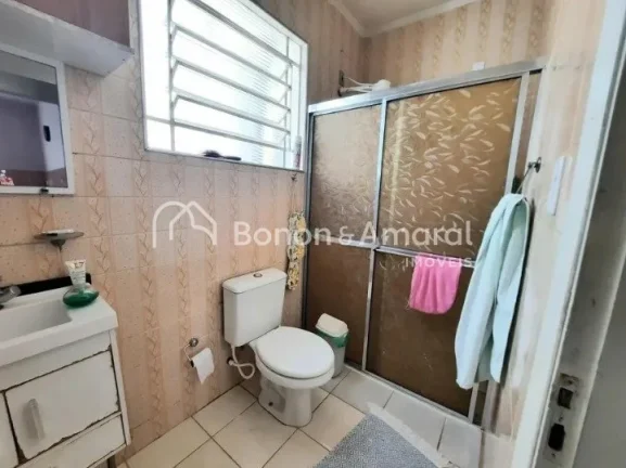 Imagem Casa térrea com edícula e muito espaço! A casa principal possui 3 quartos, sendo 1 suíte, além ...