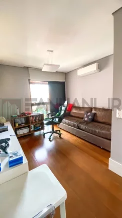 Imagem Apartamento de Luxo no Tatuapé: 3 quartos, 3 suítes, 3 salas, 4 banheiros, 3 vagas de garagem, 224m². Venha conferir!