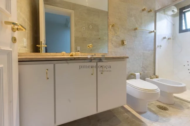 Imagem Apartamento amplo, com piso de tábuas largas de ipê, terraço, living para 02 ambientes, lavabo, a...